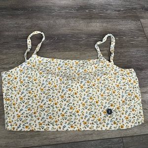 Hollister cropped flower top, size small, new with tags
